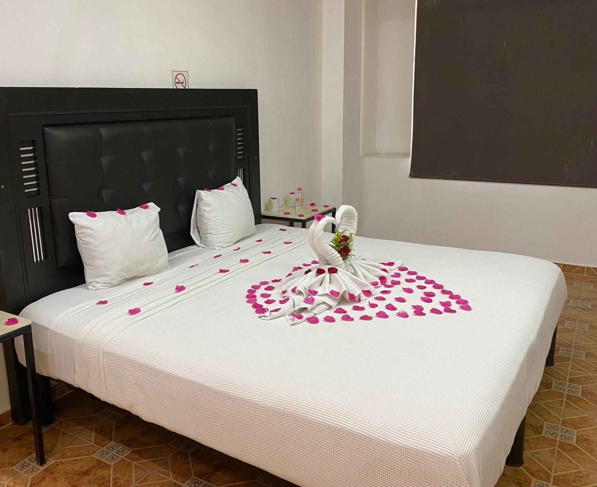 Hotel La Catedral Мерида Екстериор снимка